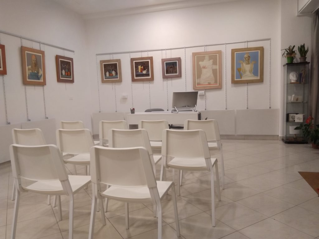 Immagini del corso di disegno e pittura all'interno della scuola Start22 a Roma in zona Eur.